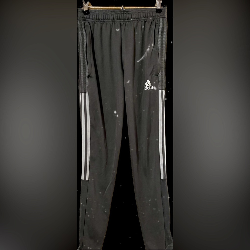 Track Pants Adidas!!🦅🎱